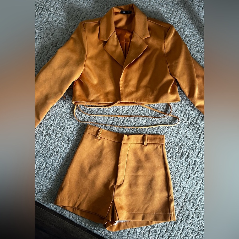 2-piece cropped blazer short set